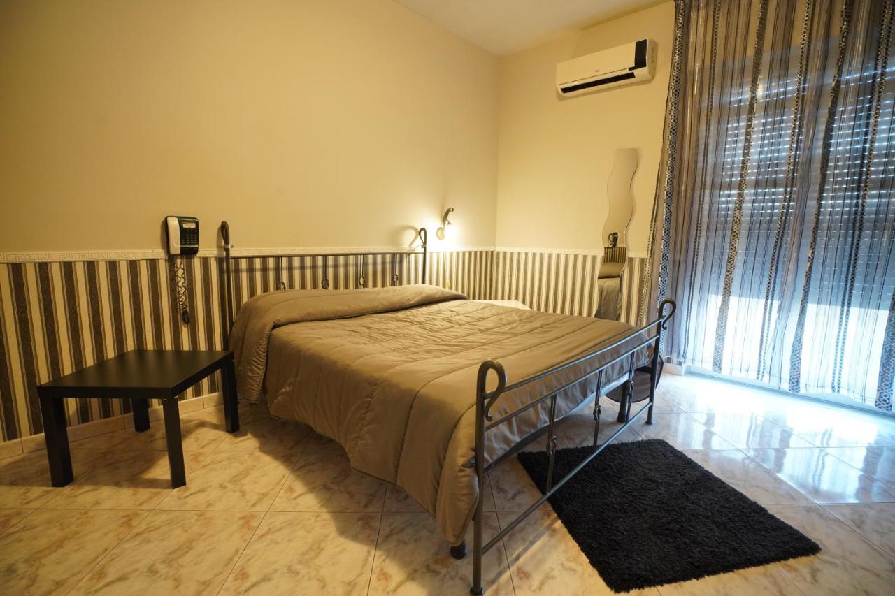 Hotel Stefany Lago Patria Buitenkant foto